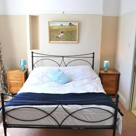 Little Chamonix كيسويك