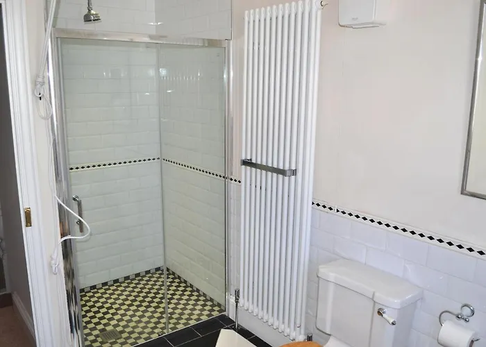 Little Chamonix * كيسويك